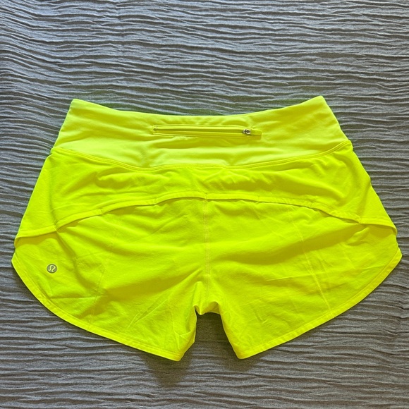 Lululemon Speed Up Mid-Rise Short 4"- Highlight Yellow- Size 6- EUC - Picture 3 of 10
